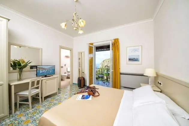 Comfort Tek Büyük Yataklı Oda, Balkon, Deniz Manzaralı