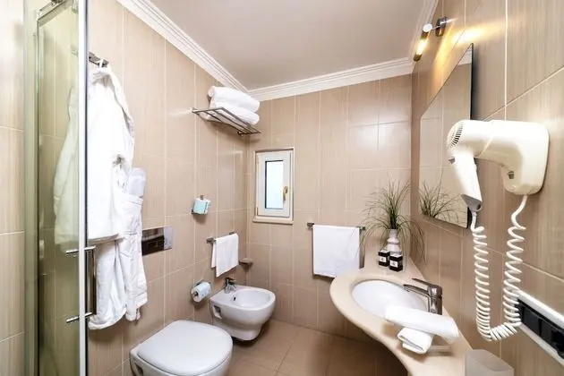 Comfort Tek Büyük Yataklı Oda, Balkon, Deniz Manzaralı