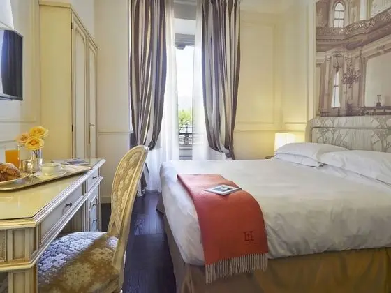 Classic Tek Büyük Yataklı Oda