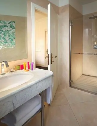 Classic Tek Büyük Yataklı Oda