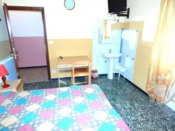 Tek Büyük Yataklı Oda, Ortak Banyo