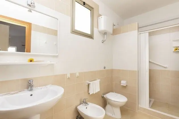 Comfort Üç Kişilik Oda, Bahçe Manzaralı