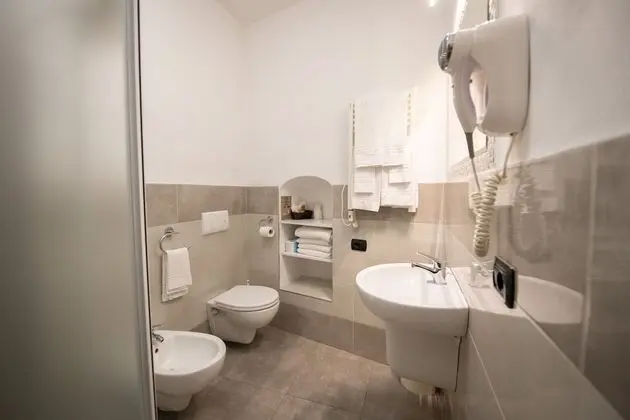 Standard Tek Büyük veya İki Ayrı Yataklı Oda