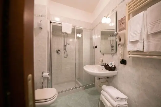 Standard Tek Büyük veya İki Ayrı Yataklı Oda