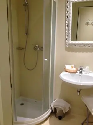 Standard Tek Büyük veya İki Ayrı Yataklı Oda