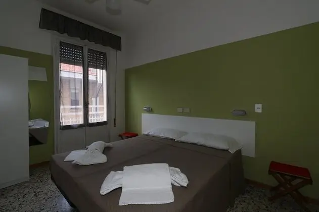 Tek Büyük veya İki Ayrı Yataklı Oda, Balkon