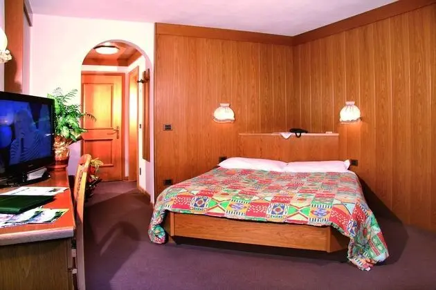 Classic Üç Kişilik Oda