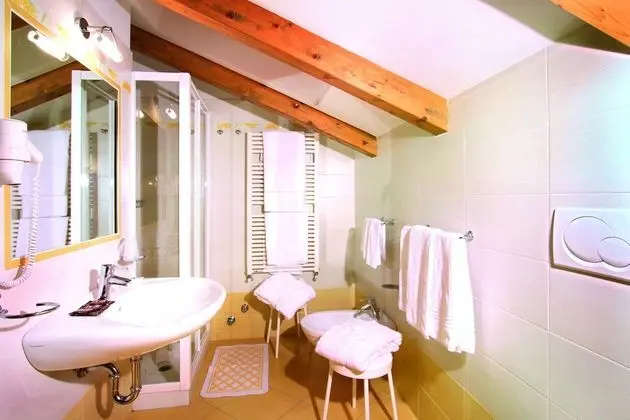 Classic Üç Kişilik Oda