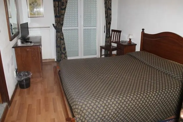 Basic Tek Büyük veya İki Ayrı Yataklı Oda