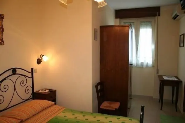 Classic Tek Büyük Yataklı Oda