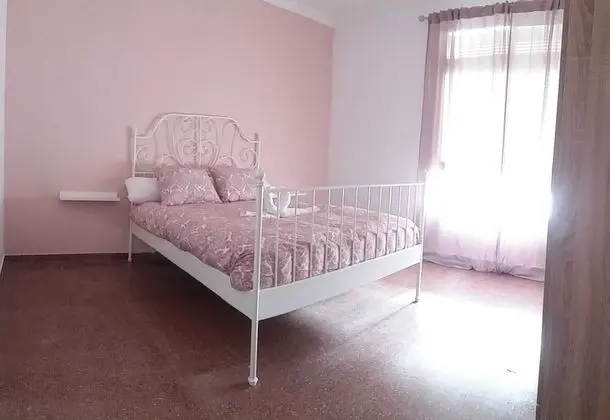 Tek Büyük Yataklı Oda, 1 Çift Kişilik Yatak