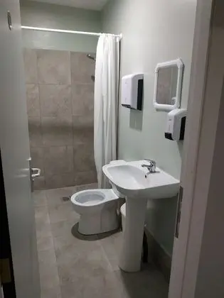 Ortak Ranzalı Oda, Karma Ranzalı Oda, Ortak Banyo (1 bed in a 10-Bed Dormitory Room)