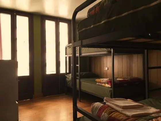 Ortak Ranzalı Oda, Karma Ranzalı Oda