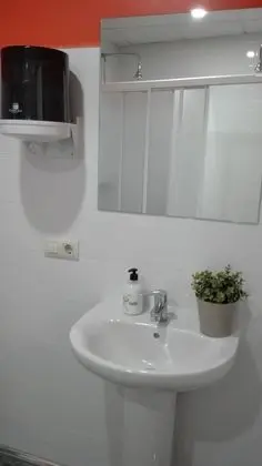 Ortak Ranzalı Oda, Karma Ranzalı Oda (1 bed in 10 Bed Dorm)
