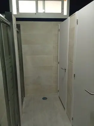 Ortak Ranzalı Oda, Karma Ranzalı Oda, Ortak Banyo (1 bed in room with 5 bunk beds)