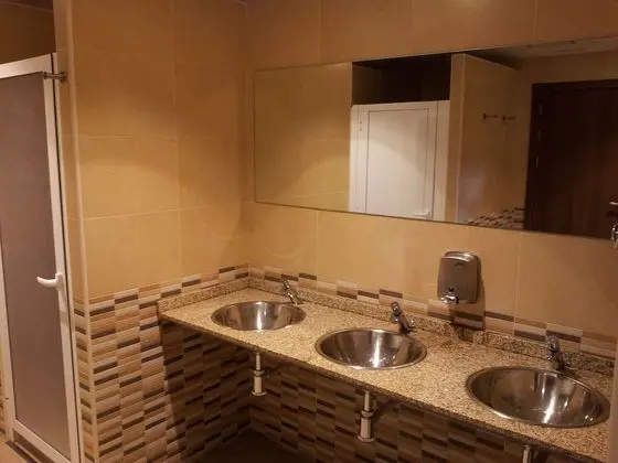 Büyük Yataklı Tek Kişilik Oda