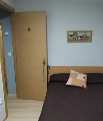 Tek Büyük Yataklı Oda, Ortak Banyo (1A)