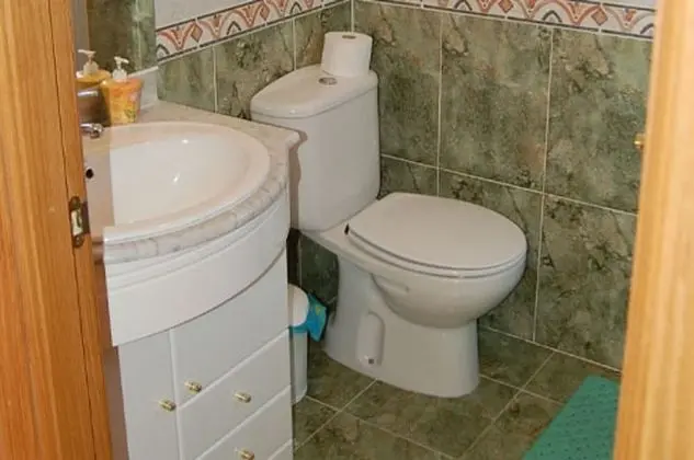 Tek Büyük Yataklı Oda, Ortak Banyo (1B)
