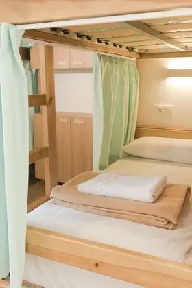 Ortak Ranzalı Oda, Ortak Banyo (1 Bed in 6 Bed Dorm)