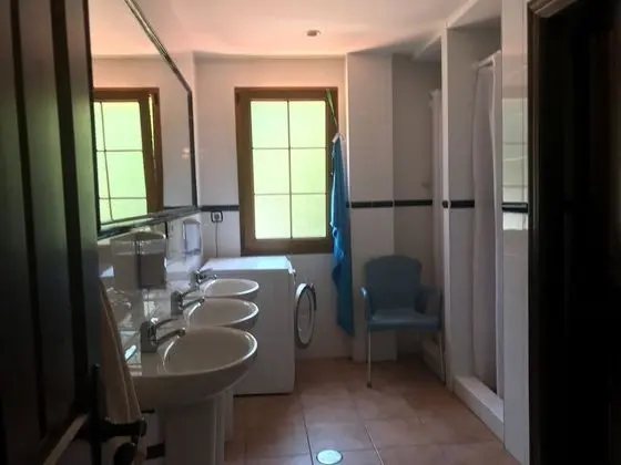 Ortak Ranzalı Oda, Ortak Banyo (3)