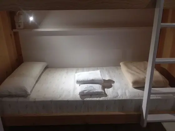Ortak Ranzalı Oda, Karma Ranzalı Oda, Ortak Banyo (1 bed in a 16-Bed Dormitory Room)