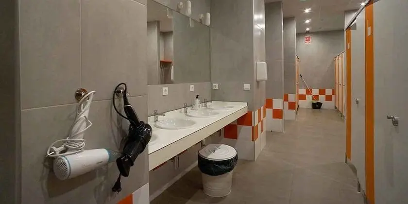 Ortak Ranzalı Oda, Karma Ranzalı Oda, Ortak Banyo (1 bed in a 16-Bed Dormitory Room)