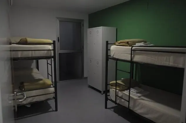 Dört Kişilik Oda, Birden Çok Yatak