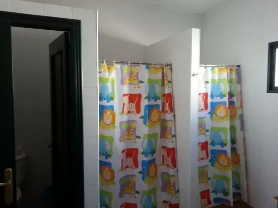 Dört Kişilik Oda, Ortak Banyo