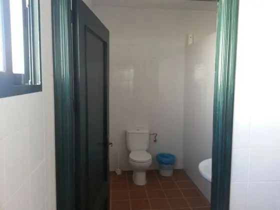 Dört Kişilik Oda, Ortak Banyo