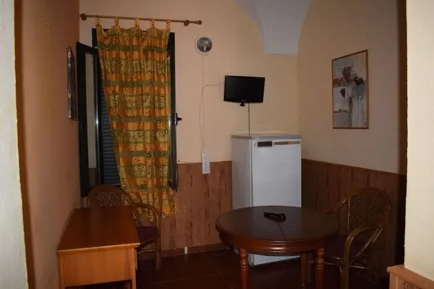 Basic Tek Büyük veya İki Ayrı Yataklı Oda