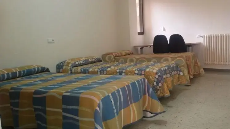 Üç Kişilik Oda