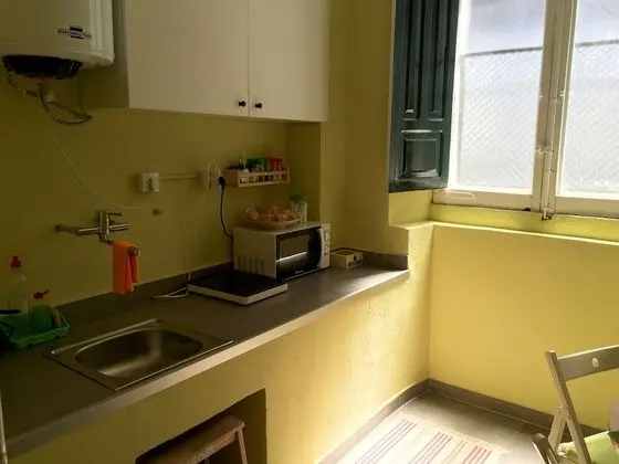İki Ayrı Yataklı Oda, Ortak Banyo