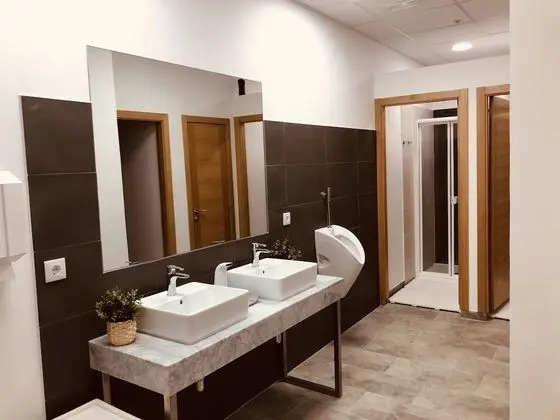 Ortak Ranzalı Oda, Karma Ranzalı Oda, Ortak Banyo