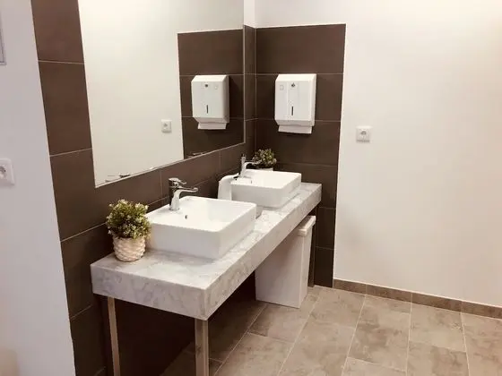 Ortak Ranzalı Oda, Karma Ranzalı Oda, Ortak Banyo
