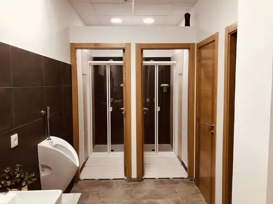 Ortak Ranzalı Oda, Karma Ranzalı Oda, Ortak Banyo