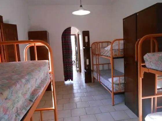 Ortak Ranzalı Oda, Karma Ranzalı Oda (1 bed in 6 Bed Dorm)
