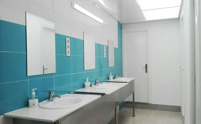 Ortak Ranzalı Oda, Ortak Banyo (1 bed in 20 Bed Dorm)