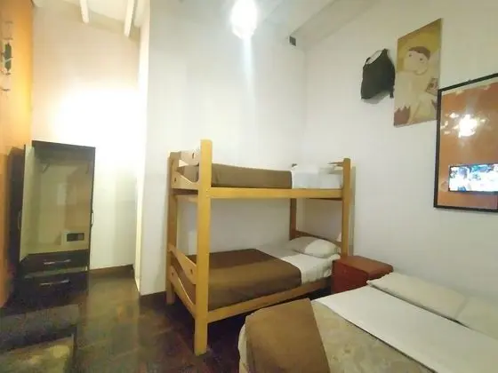 Üç Kişilik Oda