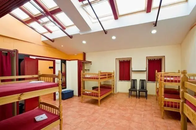 Basic Ortak Ranzalı Oda, Engellilere Uygun (1 Bed in a 12-Bed Dormitory Room)