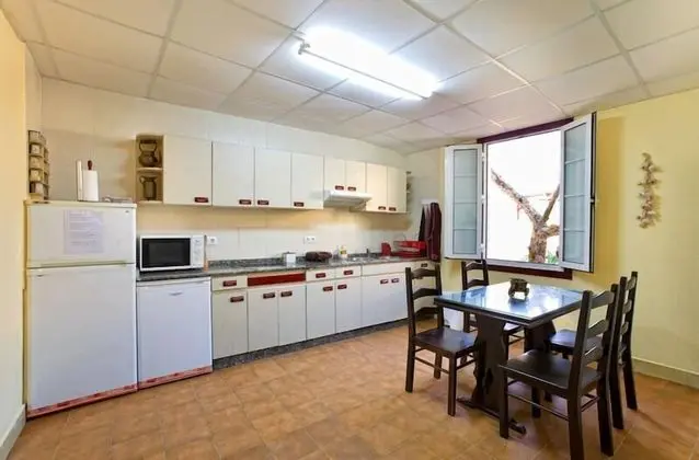 Basic Ortak Ranzalı Oda, Engellilere Uygun (1 Bed in a 12-Bed Dormitory Room)