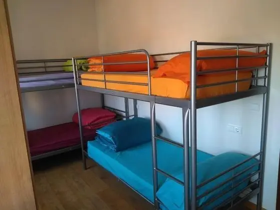 Ortak Ranzalı Oda (Bed in a 6-Bed Room)