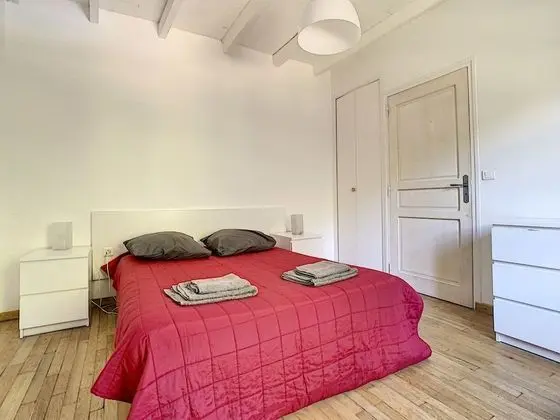 Traditional Ev, 5 Yatak Odası, Kişiye Özel Havuzlu (Alberguière)