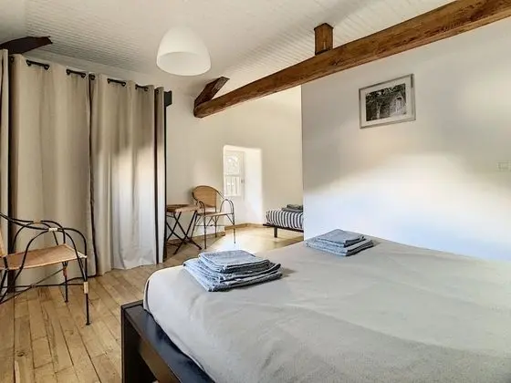 Traditional Ev, 5 Yatak Odası, Kişiye Özel Havuzlu (Alberguière)