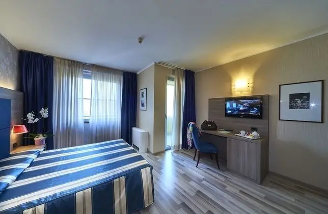 Superior Tek Büyük Yataklı Oda
