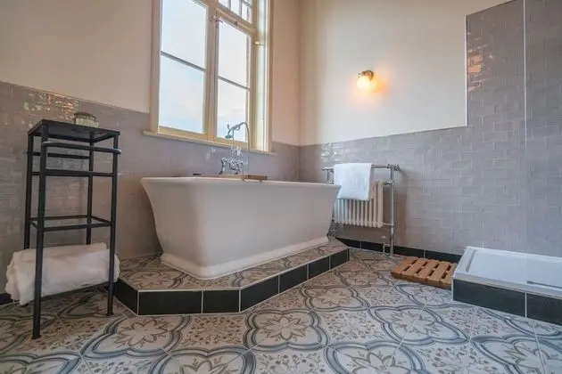 Deluxe Tek Büyük Yataklı Oda (Riverview)