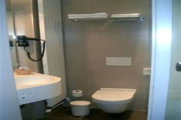 Standard Tek Büyük veya İki Ayrı Yataklı Oda