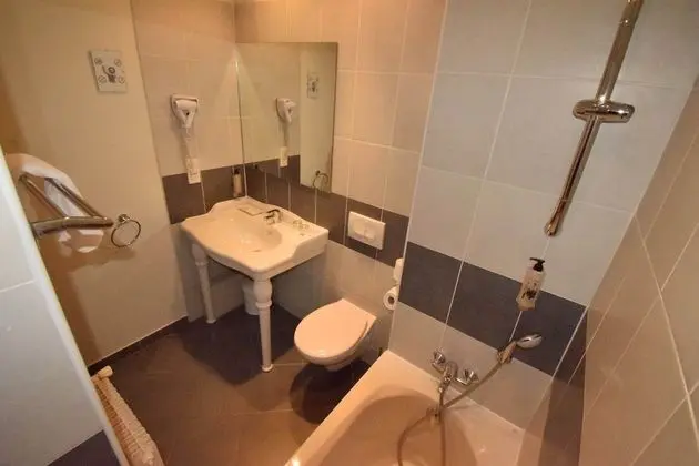 Standard Tek Büyük Yataklı Oda