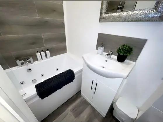 Superior Apart Daire, Banyolu/Duşlu