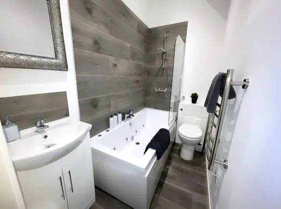 Superior Apart Daire, Banyolu/Duşlu
