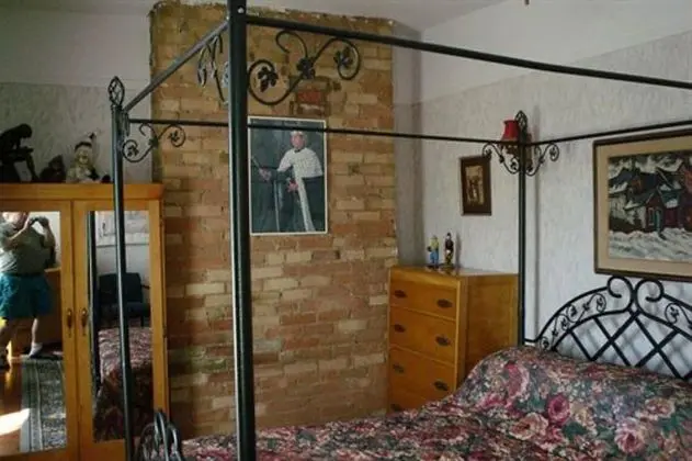 Standard Oda, 1 Büyük (Queen) Boy Yatak